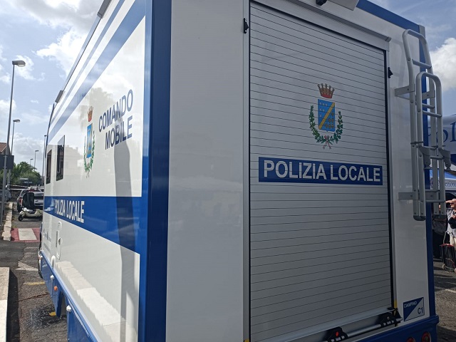 Ciampino, inaugurati il nuovo Comando Mobile della Polizia locale e il nuovo veicolo della Protezione Civile