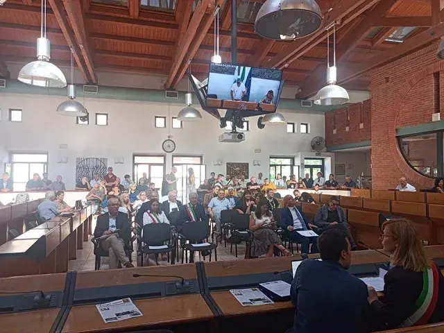 NO agli autodemolitori in zona La Barbuta, il Consiglio comunale di Ciampino approva un ordine del giorno all’unanimità