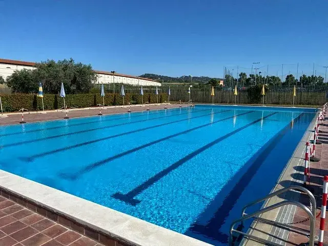 piscina comunale 640x480