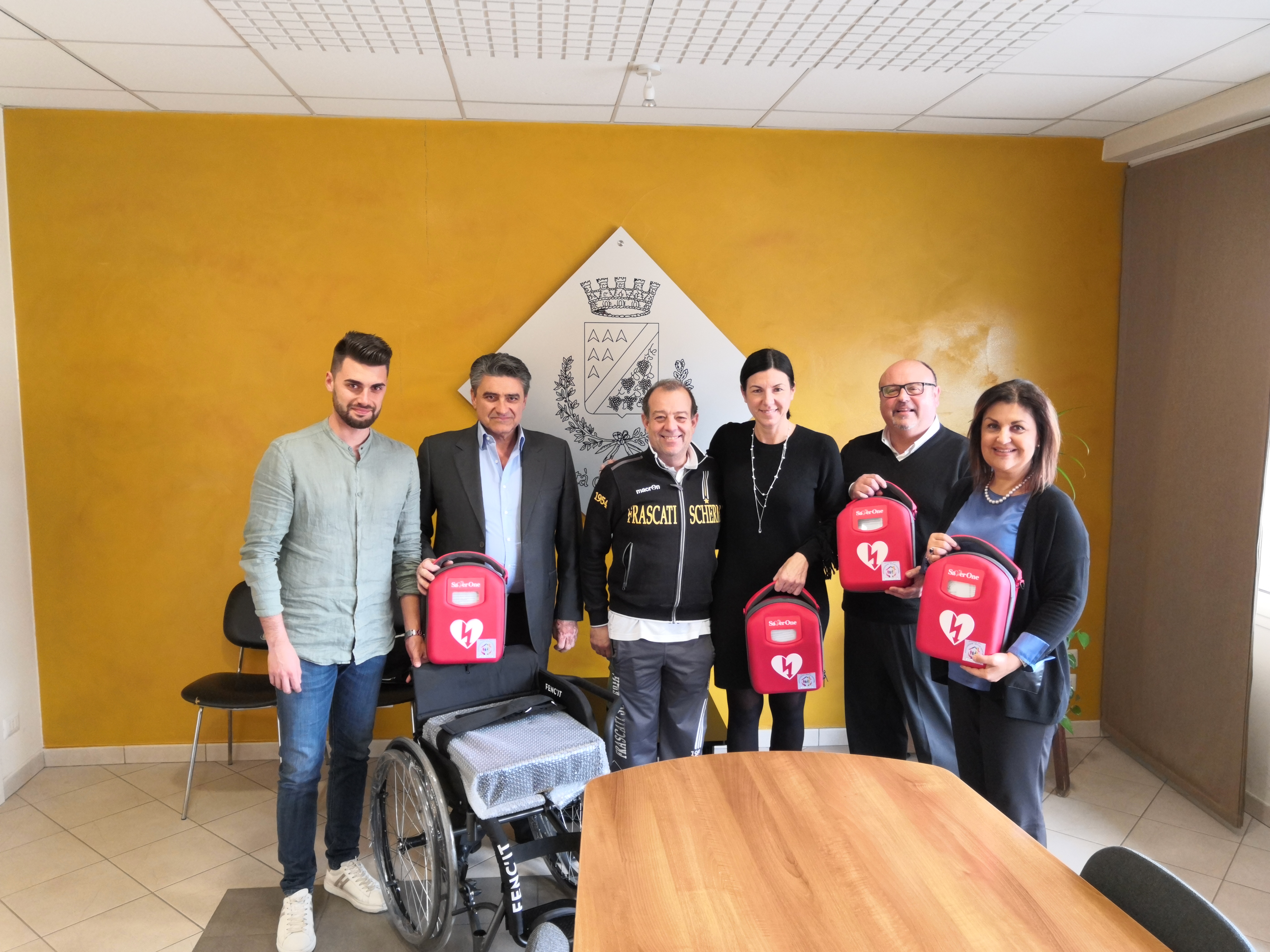 Comunicato Stampa del Comune di Ciampino - donazione defibrillatori e sedia a rotelle sportiva