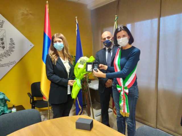 Comune di Ciampino - L'Amministrazione comunale incontra l'Ambasciatrice della Repubblica d'Armenia in Italia, S.E. Tsovinar Hambardzumyan