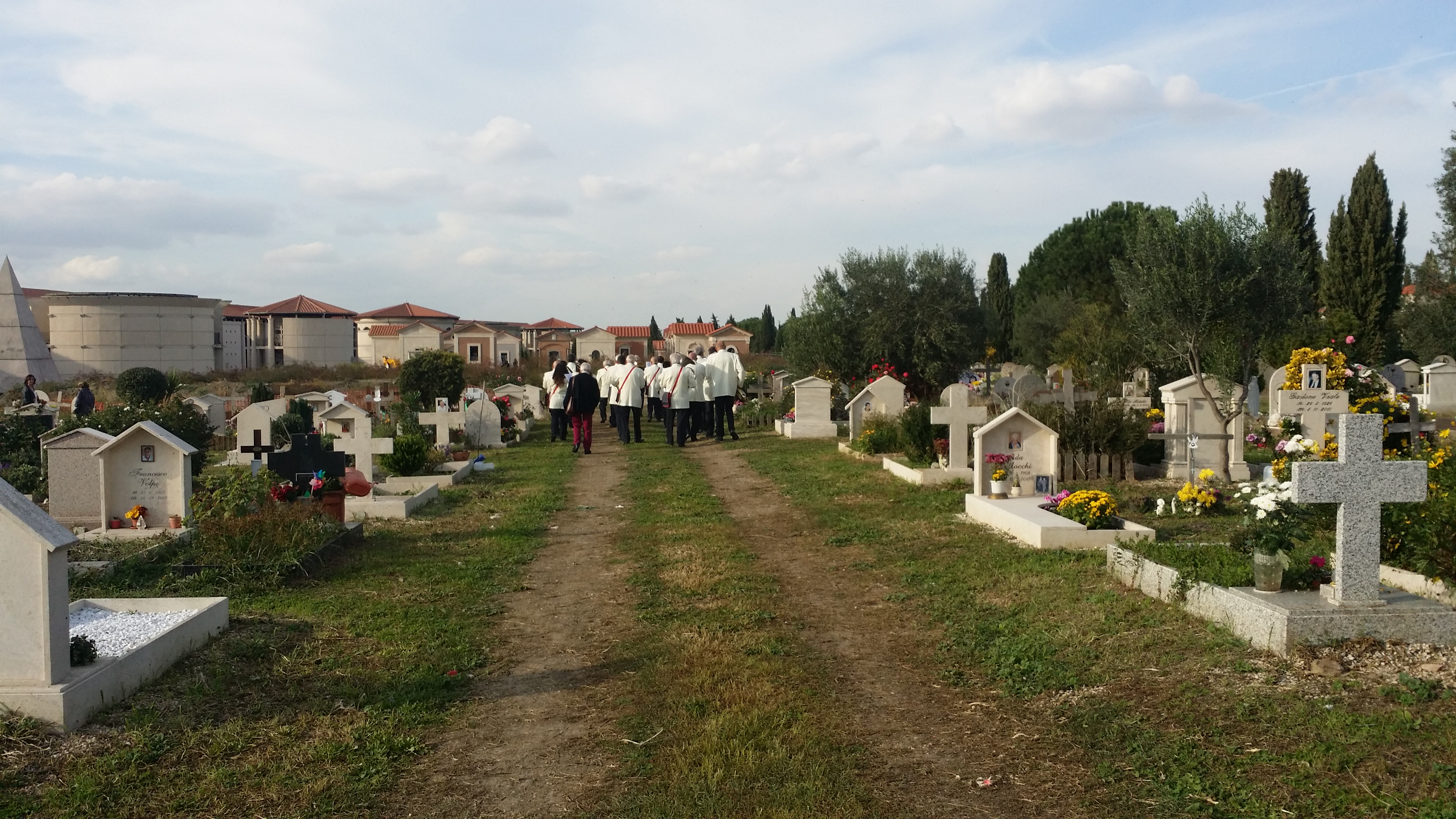 Avviso pubblico per la verifica dell'interesse alla concessione di aree cimiteriali per la costruzione di Cappelle Gentilizie e Tombe a terra